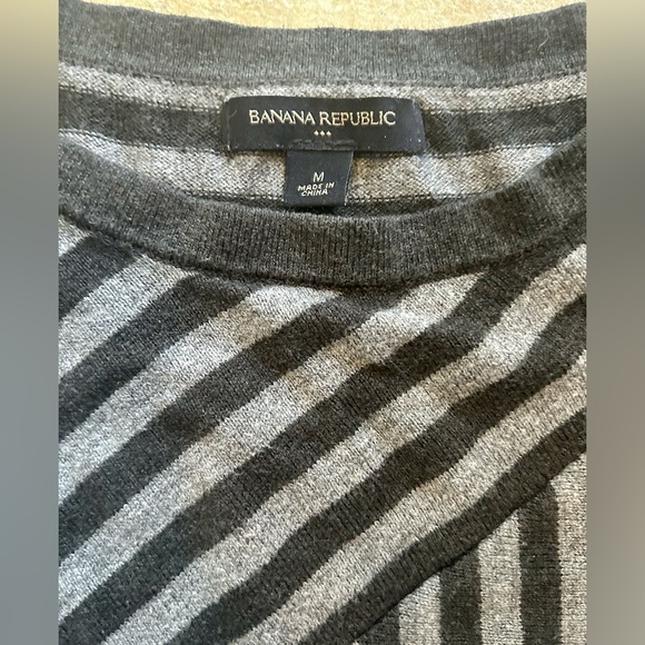 Banana Republic Fine Italian Merino Sweater Diagonal Striped Short Sleeve Top M - Picture 9 of 15